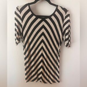 LuLaRoe Black and Cream Chevron Short Sleeve Top